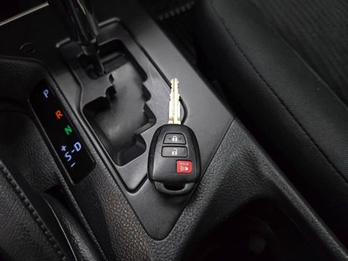 Used 2018 Toyota RAV4 LE w/ All Weather Liner Package AWD/4WD image 37