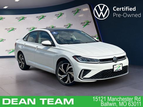 Certified 2025 Volkswagen Jetta SEL image 1