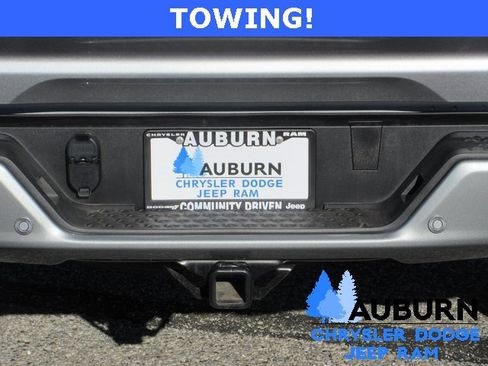 Used 2024 GMC Canyon AT4 w/ Technology Package image 7