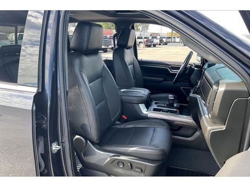 Used 2022 Chevrolet Silverado 1500 LTZ w/ LTZ Premium Package AWD/4WD image 8
