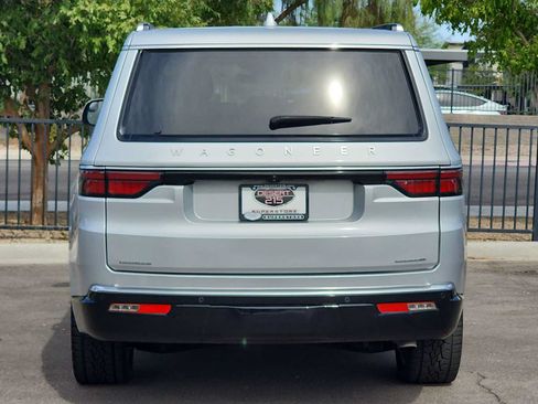Used 2022 Jeep Wagoneer Series II w/ Premium Group I AWD/4WD image 7