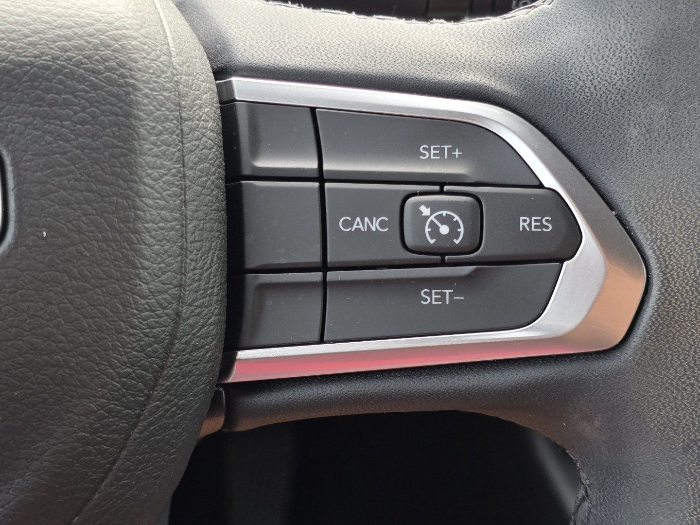 Used 2023 Jeep Compass Latitude AWD/4WD image 12