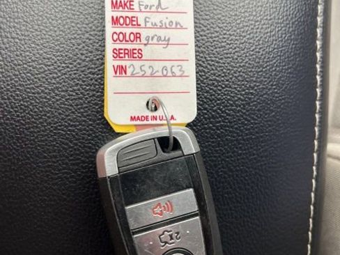 Used 2019 Ford Fusion SE FWD image 51