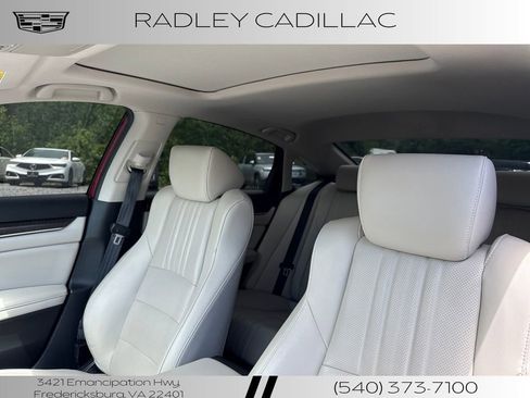 Used 2022 Honda Accord Touring image 2