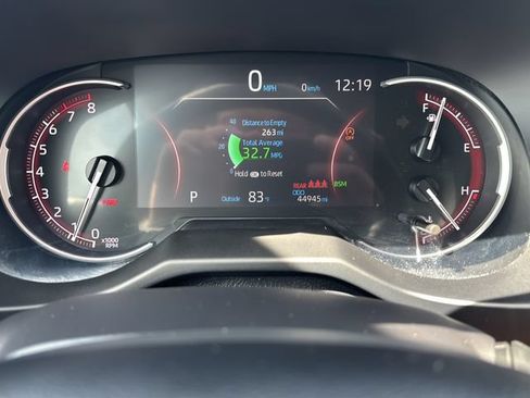 Used 2025 Toyota RAV4 XLE FWD image 20