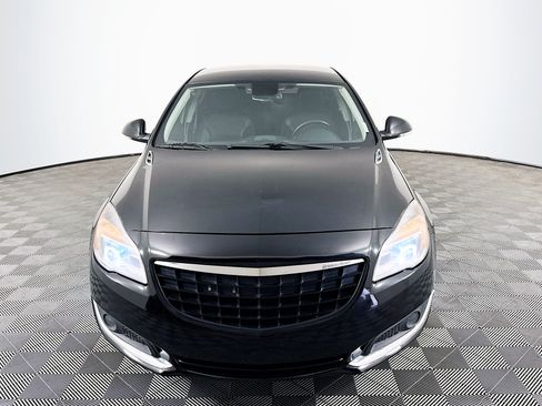 Used 2016 Buick Regal image 2