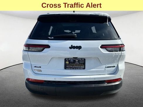 Used 2025 Jeep Grand Cherokee L Limited w/ Black Appearance Package image 12