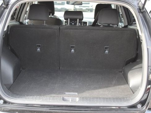 Used 2020 Kia Sportage LX image 29