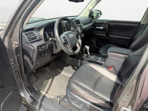 Used 2017 Toyota 4Runner TRD Off-Road Premium AWD/4WD image 13
