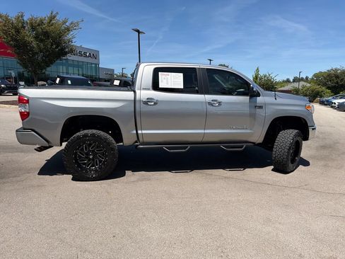 Used 2018 Toyota Tundra Limited w/ Limited Premium Package AWD/4WD image 10