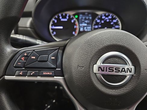 Used 2022 Nissan Versa S image 15