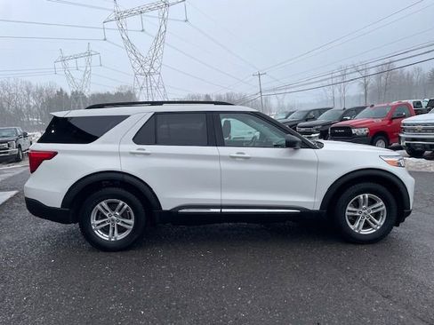 Used 2020 Ford Explorer XLT w/ Comfort Package image 8