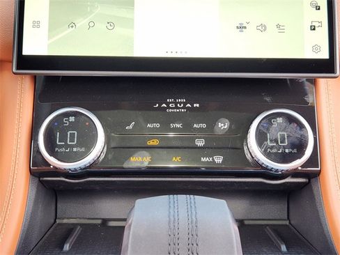 Used 2026 Jaguar F-PACE R-Dynamic S image 18