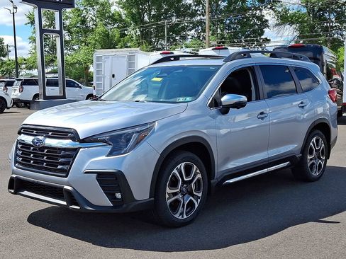 Used 2023 Subaru Ascent Limited w/ Technology Package AWD/4WD image 3