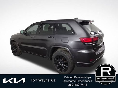 Used 2019 Jeep Grand Cherokee Altitude AWD/4WD image 11
