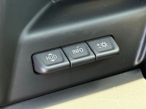 Used 2022 GMC Sierra 1500 AT4 w/ AT4 Premium Package AWD/4WD image 16