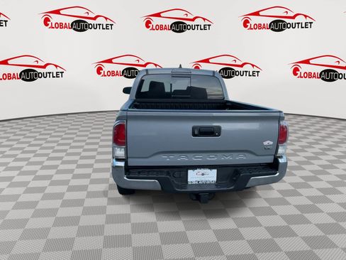 Used 2021 Toyota Tacoma TRD Off-Road AWD/4WD image 7