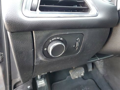 Used 2017 Chevrolet Cruze Premier image 14