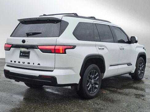 Used 2024 Toyota Sequoia Platinum image 3