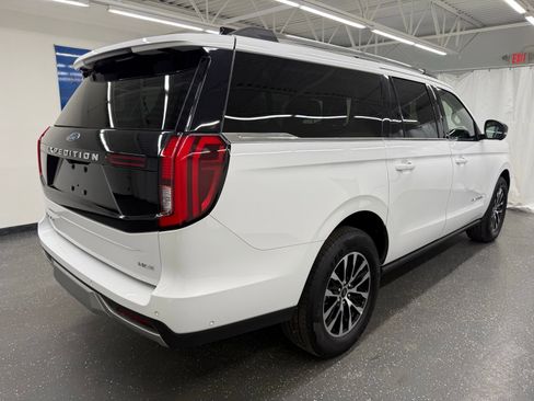Used 2025 Ford Expedition Max Platinum AWD/4WD image 2