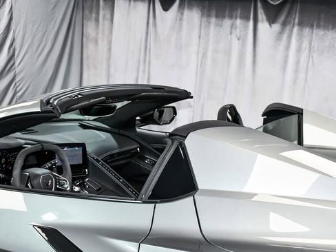 Used 2024 Chevrolet Corvette Stingray Preferred Conv w/ Z51 Performance Package RWD image 72