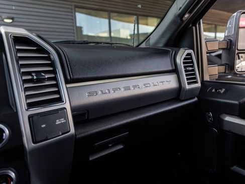 Used 2020 Ford F250 Platinum w/ FX4 Off-Road Package image 30