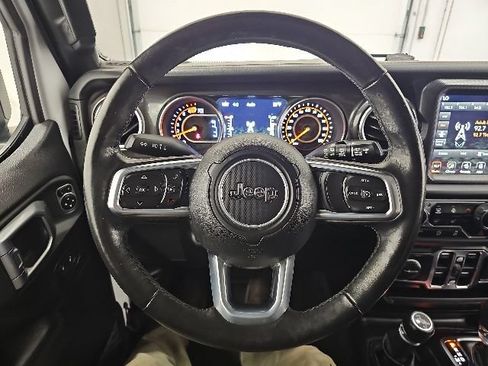 Used 2020 Jeep Wrangler Unlimited Sahara AWD/4WD image 18