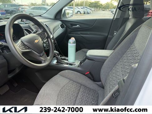 Used 2023 Chevrolet Equinox LT image 3