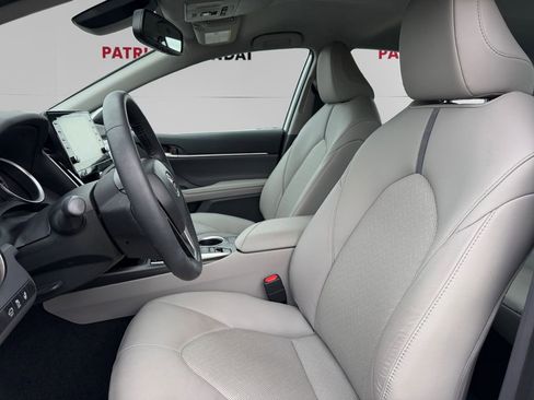 Used 2024 Toyota Camry XLE w/ Cold Weather Package FWD image 9