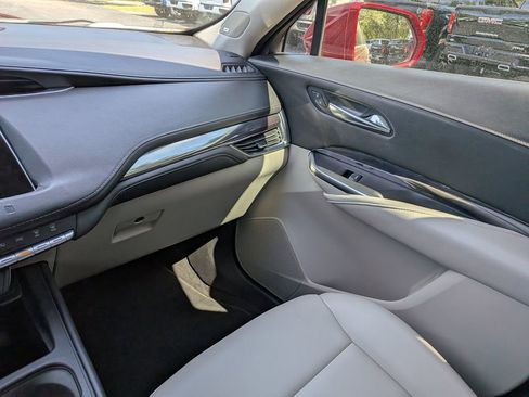 Used 2019 Cadillac XT4 Luxury FWD image 19