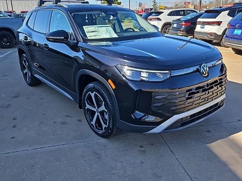 New 2026 Volkswagen Tiguan SE AWD/4WD image 3