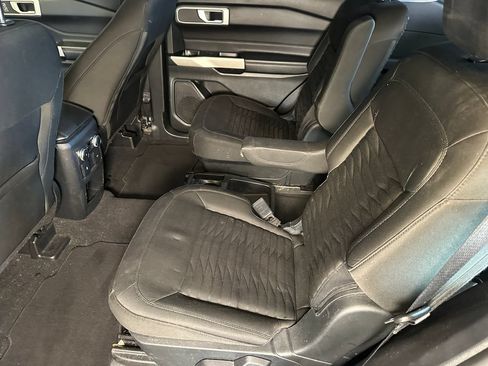 Used 2021 Ford Explorer XLT AWD/4WD image 21