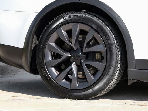 Used 2024 Tesla Model X AWD/4WD image 47