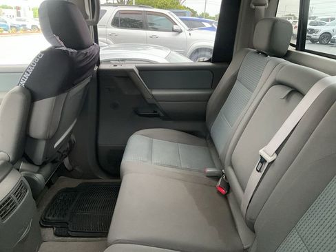 Used 2005 Nissan Titan SE AWD/4WD image 8