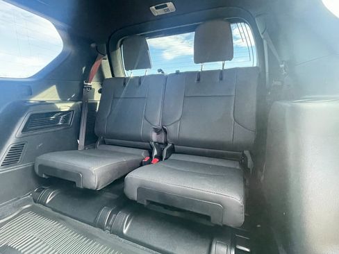 Used 2023 Lexus GX 460 Premium w/ Premium Package image 29