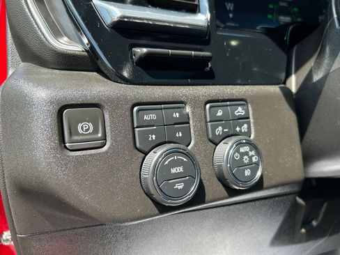 Used 2024 Chevrolet Silverado 2500 High Country w/ High Country Premium Package AWD/4WD image 20