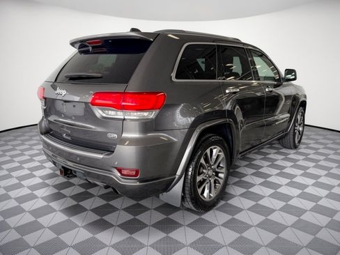 Used 2018 Jeep Grand Cherokee Overland AWD/4WD image 9