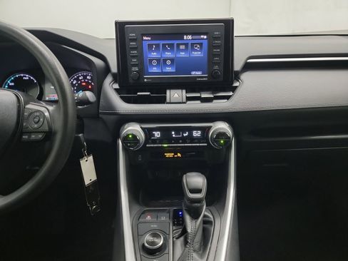 Used 2021 Toyota RAV4 LE image 20