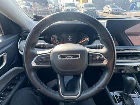 Certified 2022 Jeep Compass Latitude w/ Convenience Group image 16