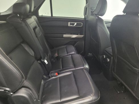 Used 2022 Ford Explorer XLT w/ Equipment Group 202A image 19