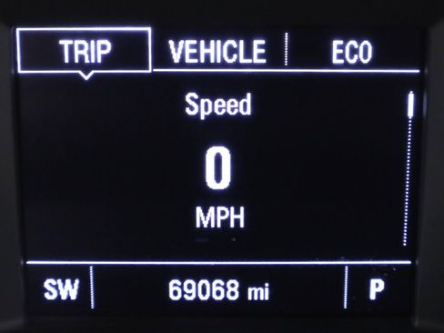 Used 2020 Chevrolet Equinox LS w/ LPO, Cargo Package AWD/4WD image 14