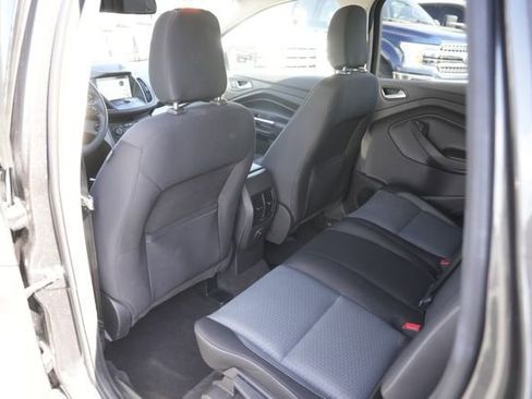 Used 2019 Ford Escape SE image 11
