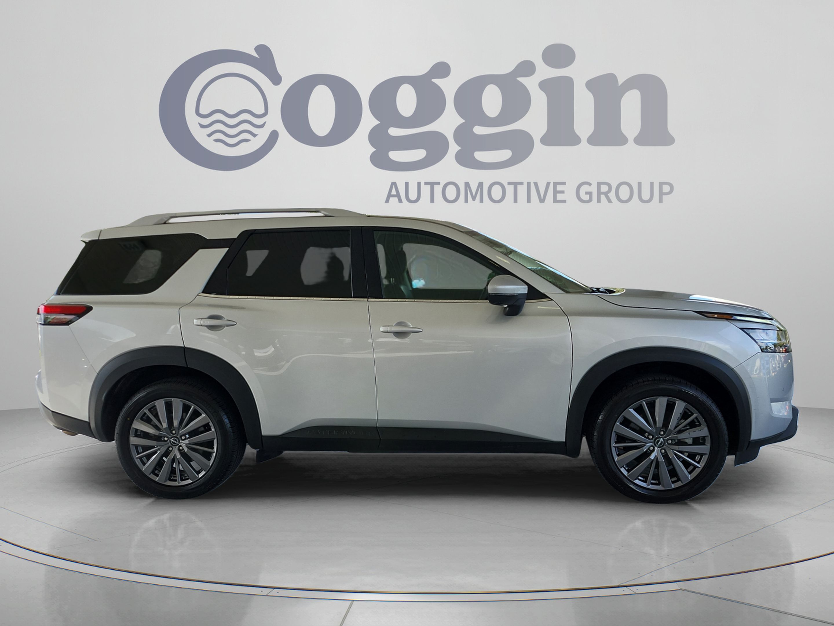 Used 2024 Nissan Pathfinder SL w/ SL Premium Package AWD/4WD image 6