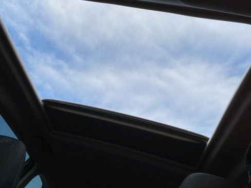 Used 2023 Subaru Forester Premium image 8