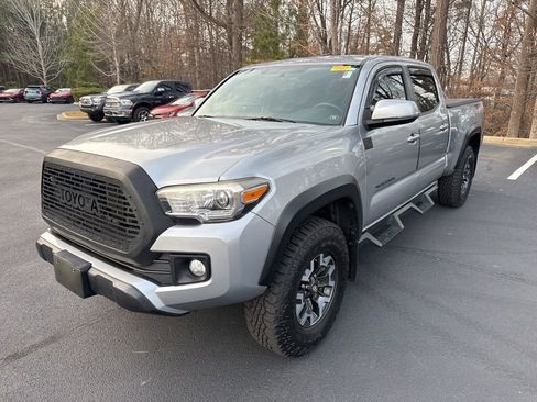 Used 2017 Toyota Tacoma TRD Off-Road image 12
