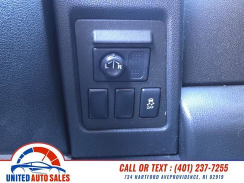 Used 2014 Nissan Rogue S image 18