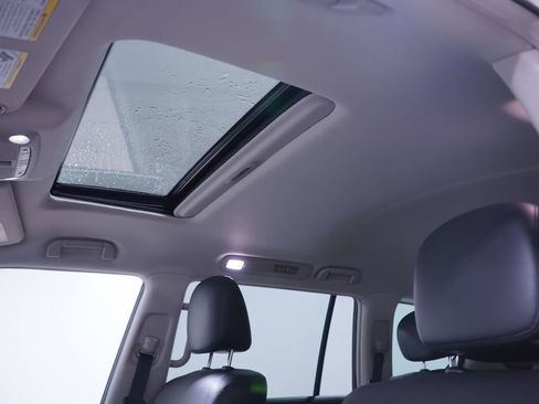 Used 2022 Nissan Armada SL image 8