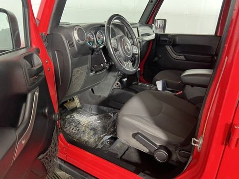 Used 2015 Jeep Wrangler Unlimited Sport image 18