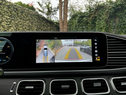 Used 2023 Mercedes-Benz GLS 450 4MATIC image 14