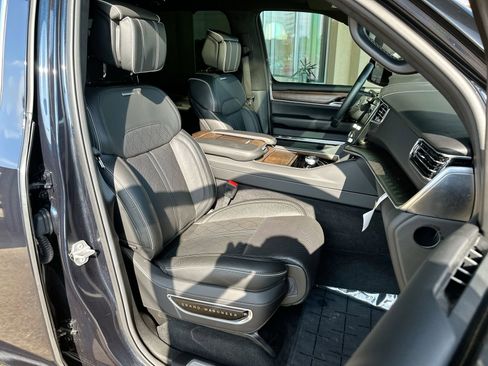 New 2022 Jeep Grand Wagoneer Series II image 26